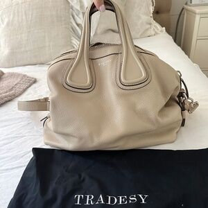 Givenchy Nightingale